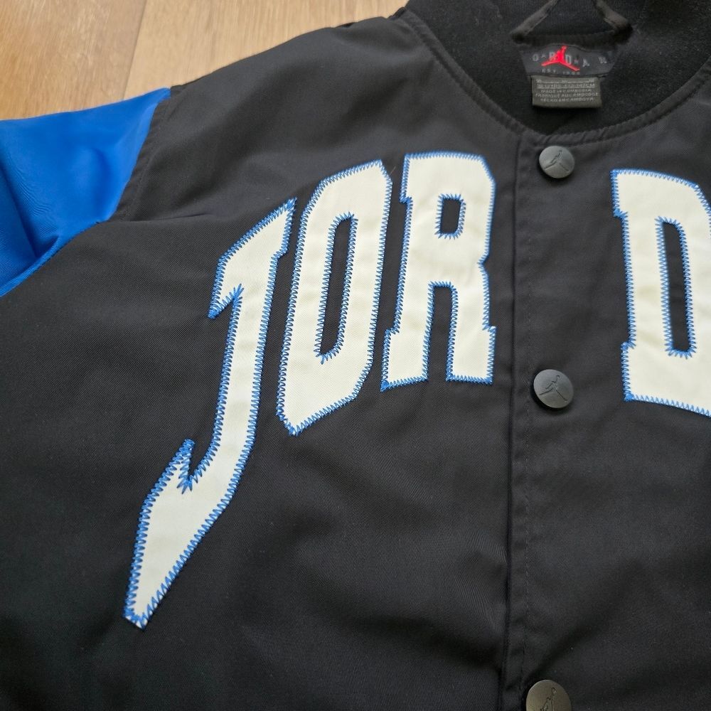 Jordan Nike Long Sleeve Varsity Jacket Size Ym Medium 10-12 - Picture 2 of 9